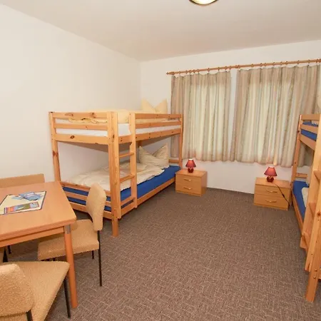 بيت ضيافة Familienzimmer-mit-gemeinschaftsbad-fuer-4-personen-auf-ruegen-h5zi2 Rappin